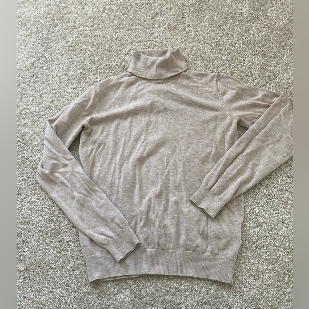 Women’s xs H&M sweater tan oatmeal color EUC